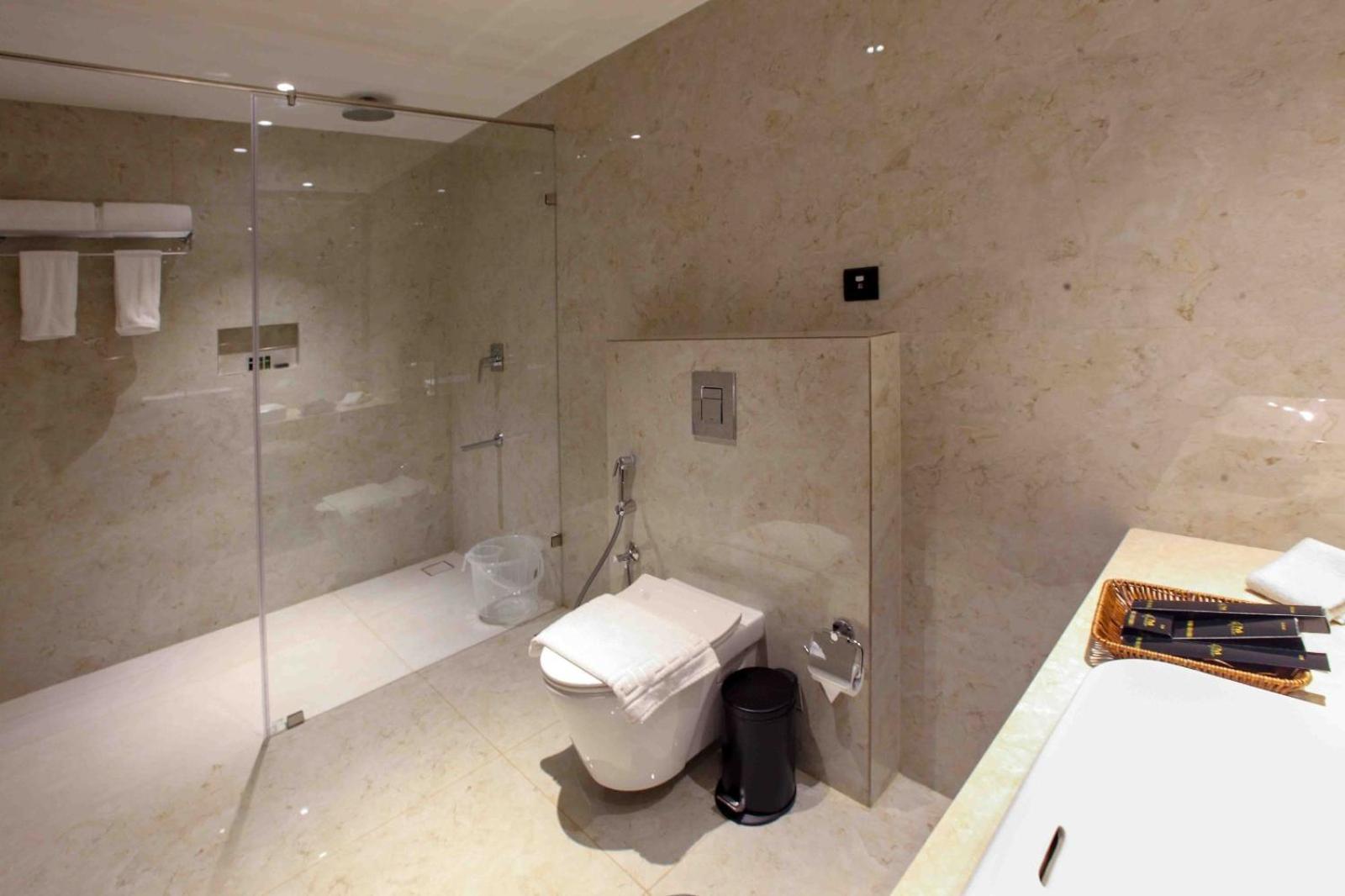 Park Residency Ayarkunnam Hotel Pullappalli Ngoại thất bức ảnh