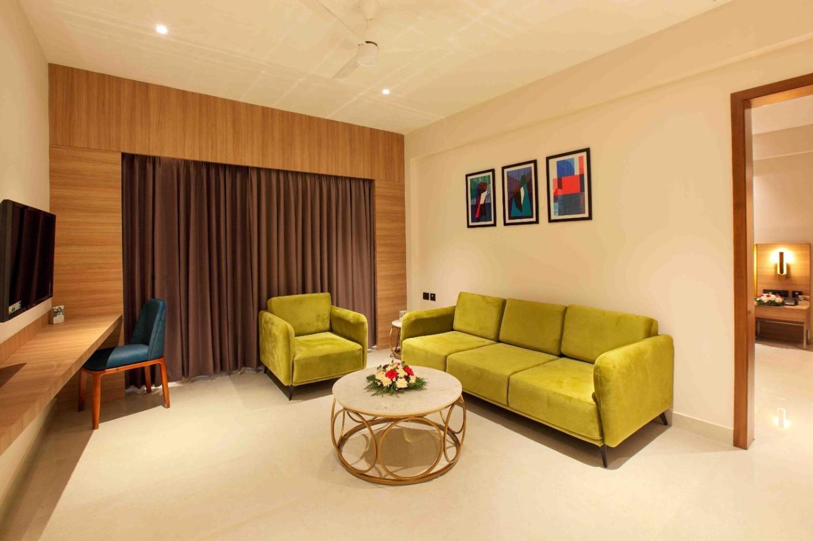 Park Residency Ayarkunnam Hotel Pullappalli Ngoại thất bức ảnh