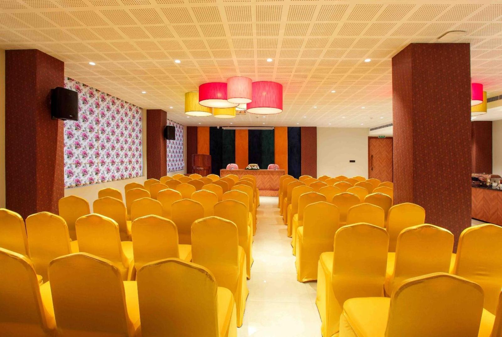 Park Residency Ayarkunnam Hotel Pullappalli Ngoại thất bức ảnh